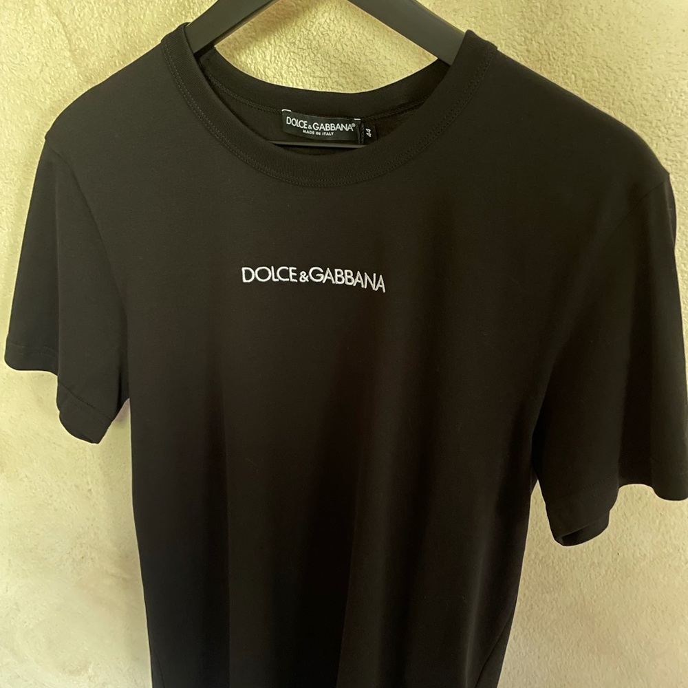 Dolce and gabbana Men’s t shirt (size 44) (US SMALL)